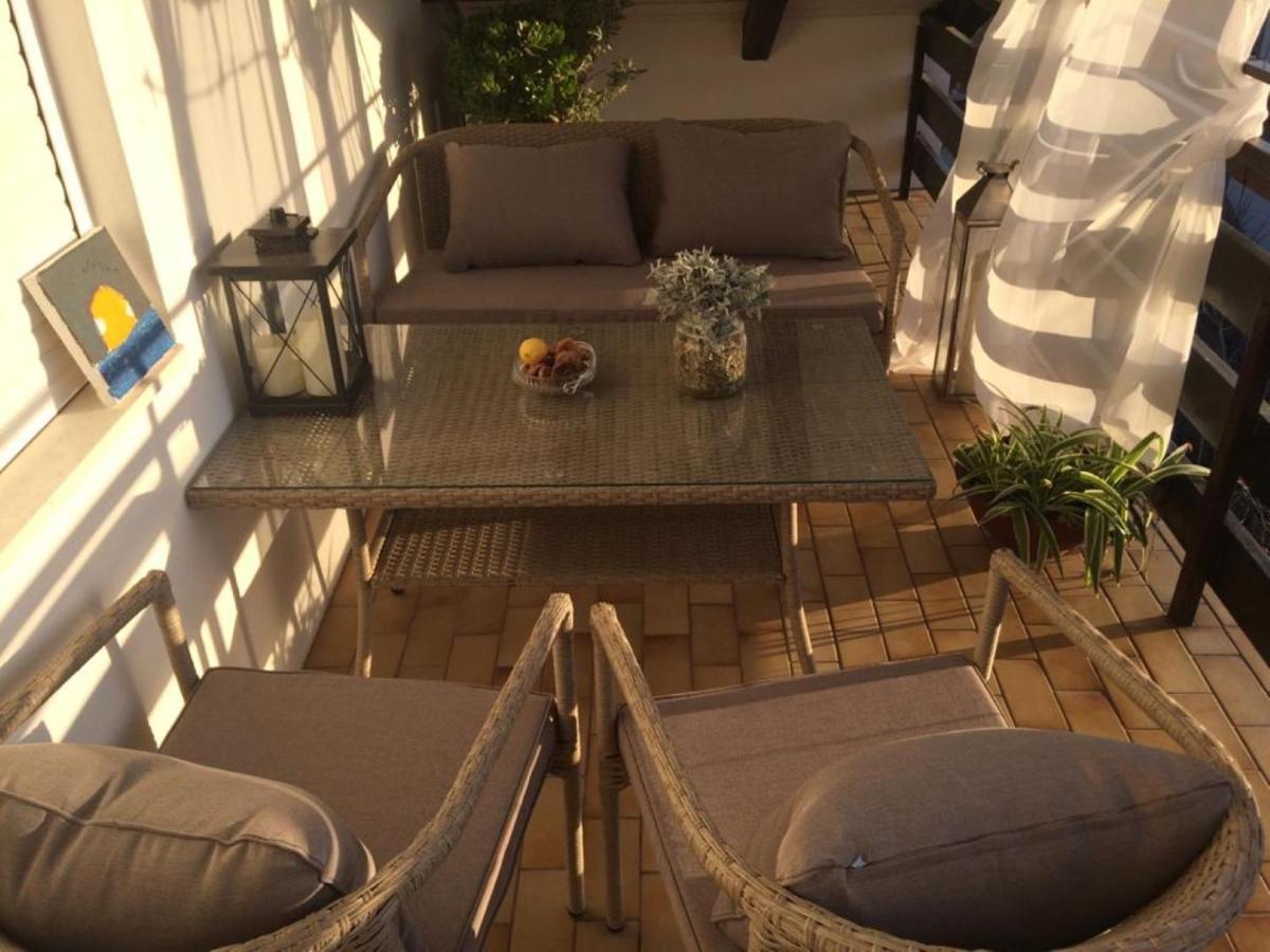 Apartment Apartment *